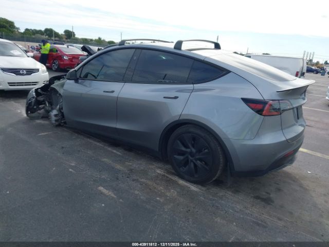2025 TESLA MODEL Y 7SAYGDEE7SA339224 Photo 2