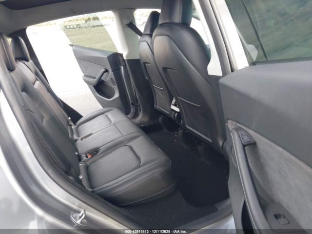 2025 TESLA MODEL Y 7SAYGDEE7SA339224 Photo 7