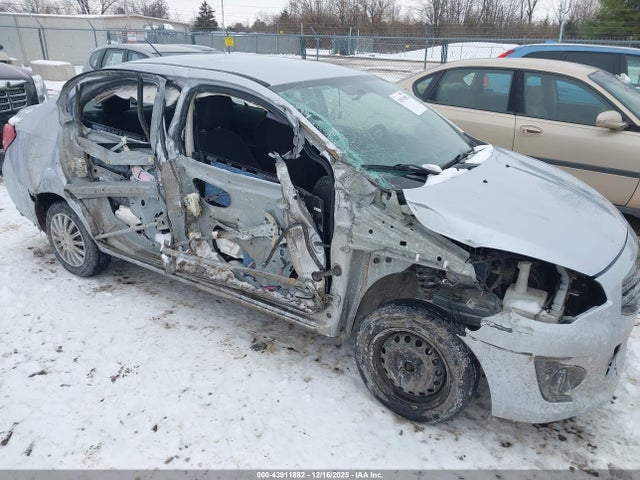 2017 MITSUBISHI MIRAGE G4 ML32F3FJ2HHF18560 Photo 5