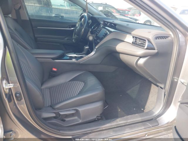 2019 TOYOTA CAMRY 4T1B11HK1KU296266 Photo 4