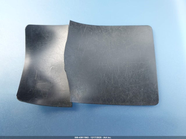 2022 TESLA MODEL 3 5YJ3E1EC2NF138901 Photo 10