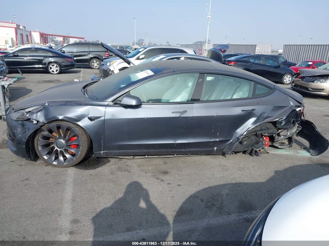 Tesla Model 3 Performance Dual Motor All-wheel Drive 2022 5YJ3E1EC2NF138901 Image 14