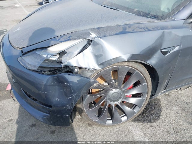 Tesla Model 3 Performance Dual Motor All-wheel Drive 2022 5YJ3E1EC2NF138901 Image 21