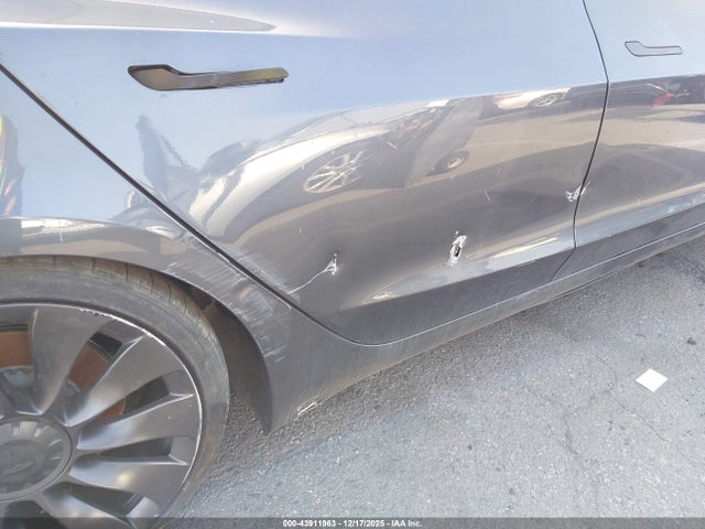 Tesla Model 3 Performance Dual Motor All-wheel Drive 2022 5YJ3E1EC2NF138901 Image 23