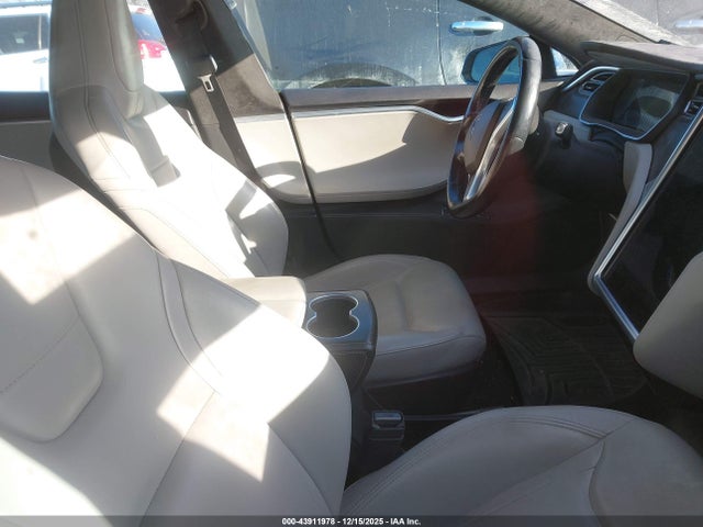 2015 TESLA MODEL S 5YJSA1H24FF094539 Photo 4