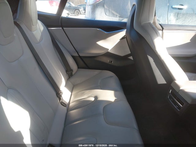 2015 TESLA MODEL S 5YJSA1H24FF094539 Photo 7