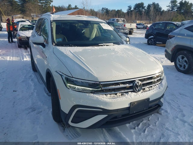 3VVMB7AXXRM081360 Volkswagen Tiguan 2.0t Se/2.0t Wolfsburg Edition