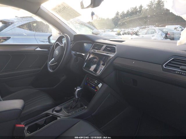 3VVMB7AXXRM081360 Volkswagen Tiguan 2.0t Se/2.0t Wolfsburg Edition