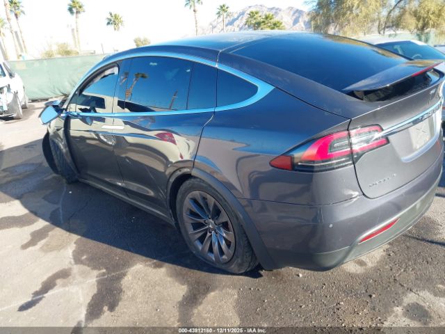 2018 TESLA MODEL X 5YJXCBE47JF130065 Photo 2