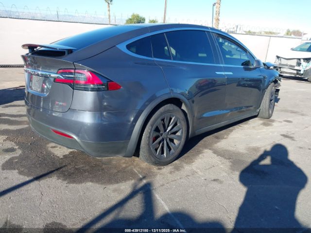 2018 TESLA MODEL X 5YJXCBE47JF130065 Photo 3