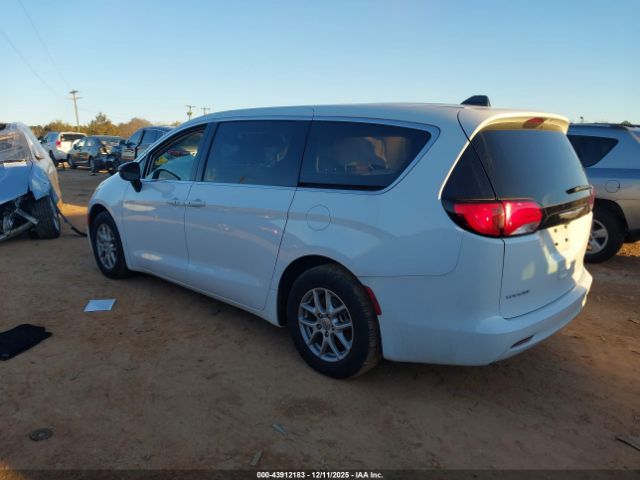 2024 CHRYSLER VOYAGER 2C4RC1CG1RR109440 Photo 2