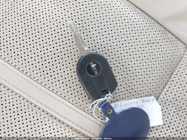 2010 LINCOLN MKZ 3LNHL2GC2AR752897 Photo 10