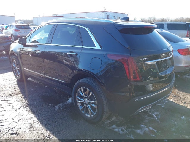2022 CADILLAC XT5 1GYKNCRS7NZ174905 Photo 2