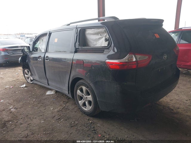 5TDKK3DC1FS607328 Toyota Sienna Le 8 Passenger