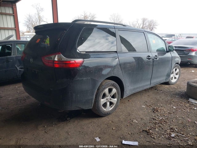 5TDKK3DC1FS607328 Toyota Sienna Le 8 Passenger
