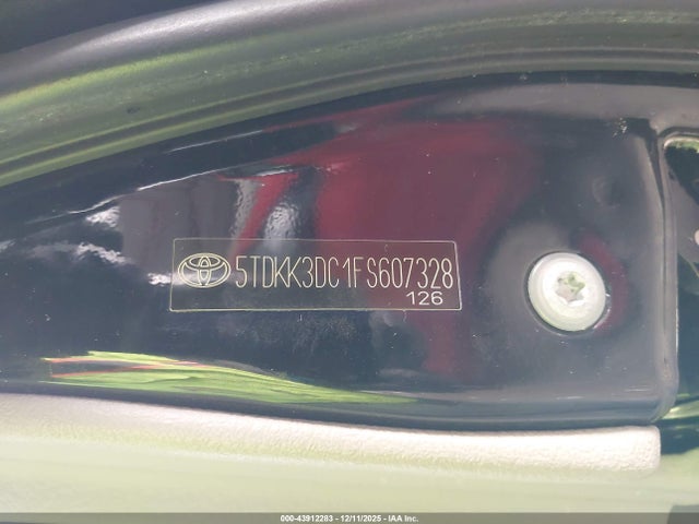 5TDKK3DC1FS607328 Toyota Sienna Le 8 Passenger
