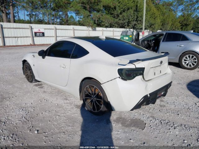 2019 TOYOTA 86 JF1ZNAE17K9703342 Photo 2
