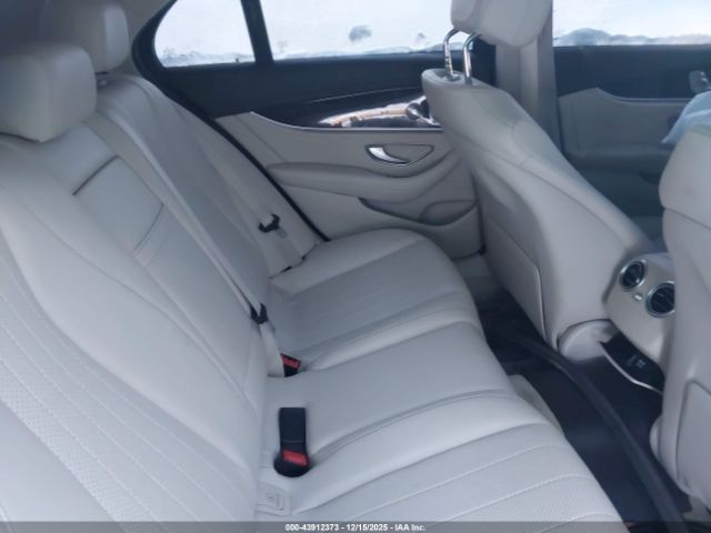 2017 MERCEDES-BENZ E 300 WDDZF4KB8HA211812 Photo 7