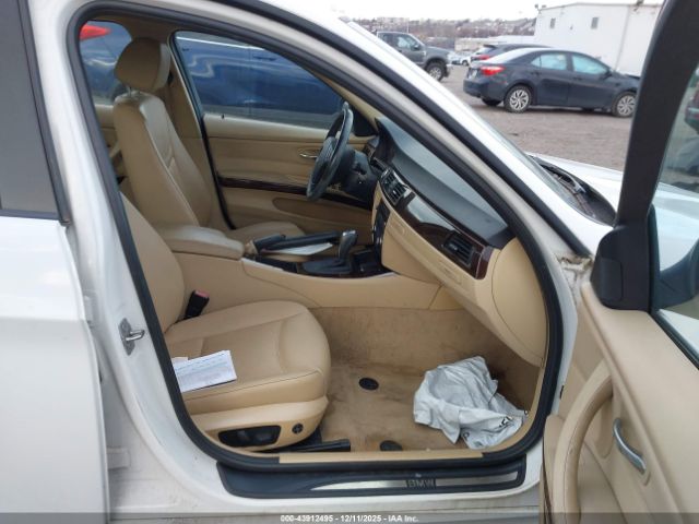 2011 BMW 328I WBAPK5C51BF126555 Photo 4