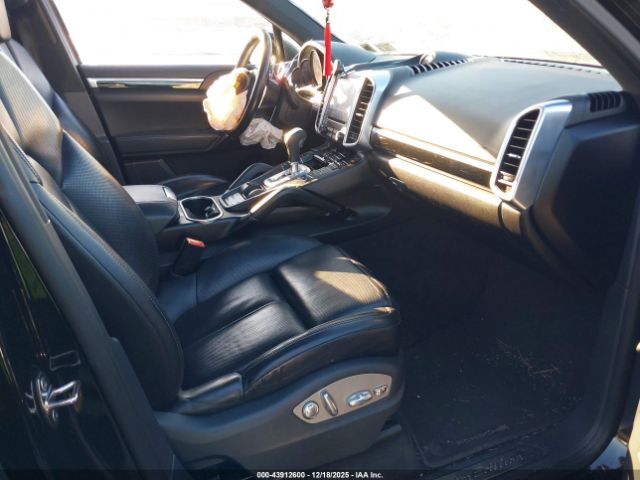 2017 PORSCHE CAYENNE WP1AA2A22HKA85743 Photo 4