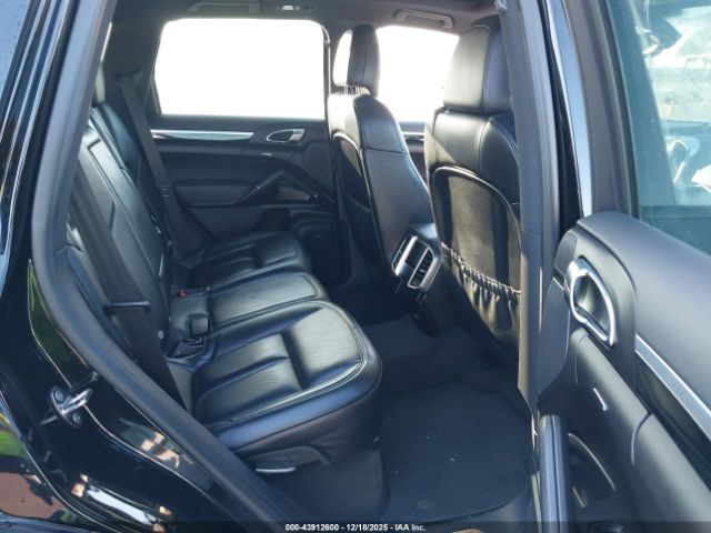 2017 PORSCHE CAYENNE WP1AA2A22HKA85743 Photo 7