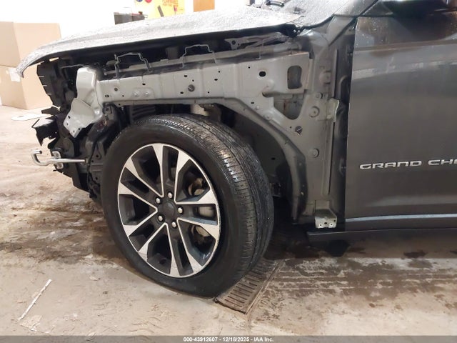 1C4RJHDG5N8627425 Jeep Grand Cherokee Overland 4x4