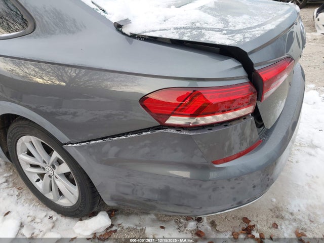 2020 Volkswagen Passat 2.0t S მანქანა იყიდება აუქციონზე, vin: 1VWAA7A33LC002098, აუქციონის ნომერი: 43912637