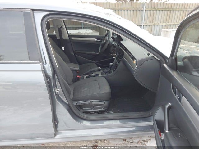 2020 Volkswagen Passat 2.0t S მანქანა იყიდება აუქციონზე, vin: 1VWAA7A33LC002098, აუქციონის ნომერი: 43912637
