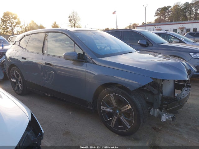 43912693 :رقم المزاد ، WB523CF09PCL74619 vin ، 2023 Bmw Ix Xdrive50 مزاد بيع