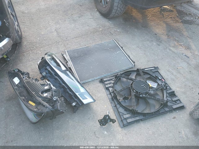 43912693 :رقم المزاد ، WB523CF09PCL74619 vin ، 2023 Bmw Ix Xdrive50 مزاد بيع