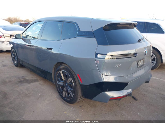 2023 BMW IX WB523CF09PCL74619 Photo 2