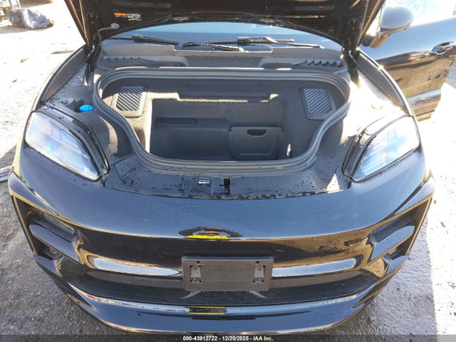 2025 PORSCHE MACAN ELECTRIC WP1AC2XA9SL176015 Photo 9
