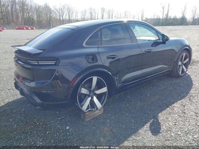 2025 PORSCHE MACAN ELECTRIC WP1AC2XA9SL176015 Photo 3