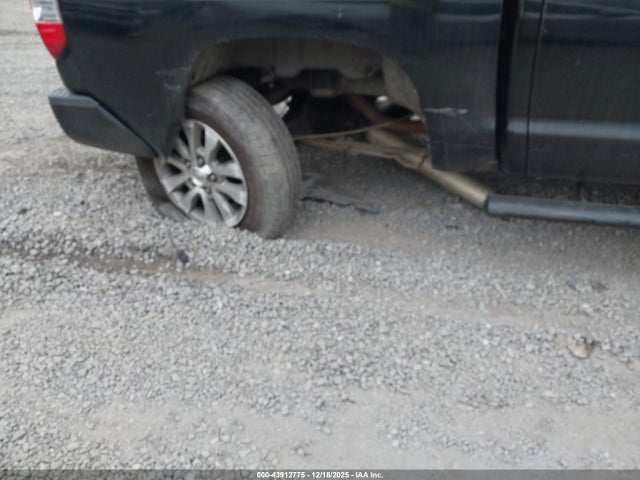 5TFHW5F1XEX336963 Toyota Tundra Limited 5.7l V8