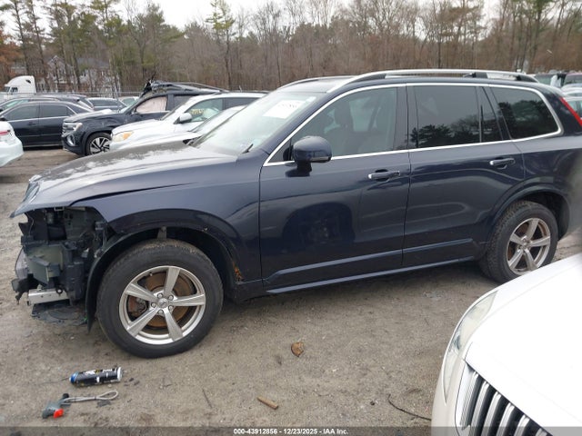 2017 VOLVO XC90 YV4102KK8H1115432 Photo 1