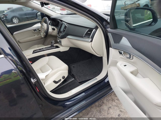 2017 VOLVO XC90 YV4102KK8H1115432 Photo 4