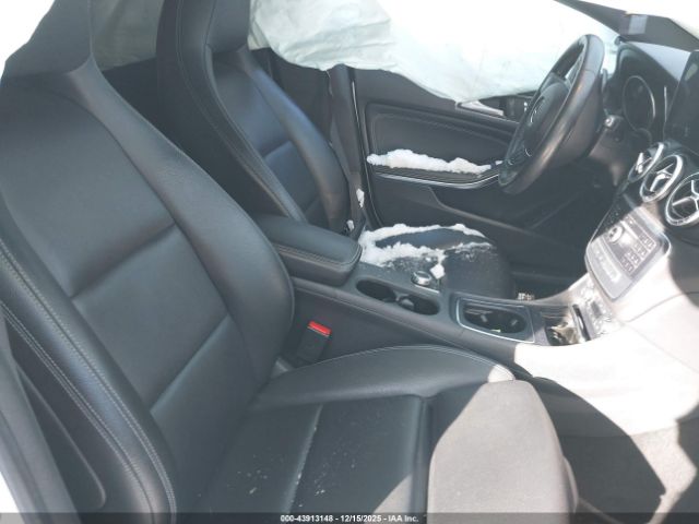 2017 MERCEDES-BENZ CLA 250 WDDSJ4GB6HN422301 Photo 4