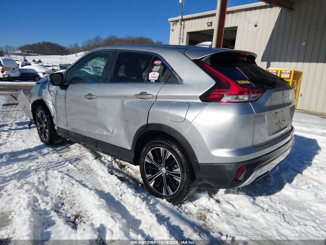 2022 MITSUBISHI ECLIPSE CROSS JA4ATWAA4NZ000585 Photo 2