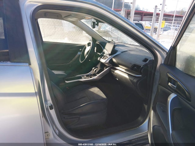 2022 MITSUBISHI ECLIPSE CROSS JA4ATWAA4NZ000585 Photo 4