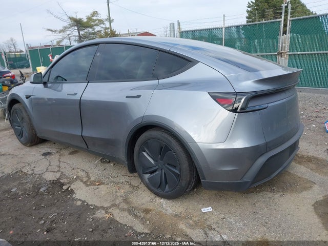 2026 TESLA MODEL Y 7SAYGDEE5TA414312 Photo 2