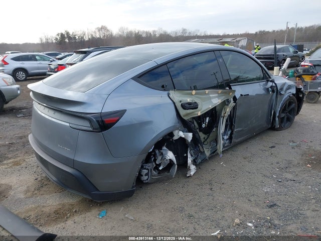 2026 TESLA MODEL Y 7SAYGDEE5TA414312 Photo 3