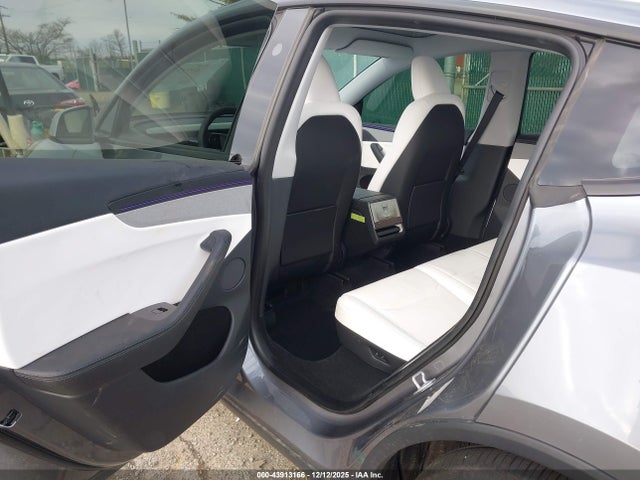 2026 TESLA MODEL Y 7SAYGDEE5TA414312 Photo 7