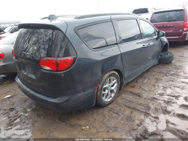 2019 CHRYSLER PACIFICA 2C4RC1BG0KR589946 Photo 3