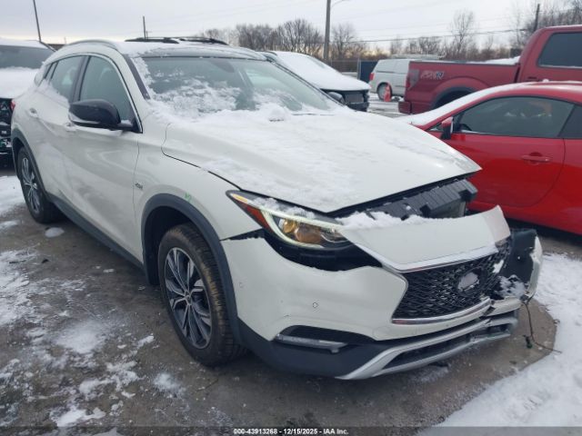 2018 INFINITI QX30 SJKCH5CR4JA040300