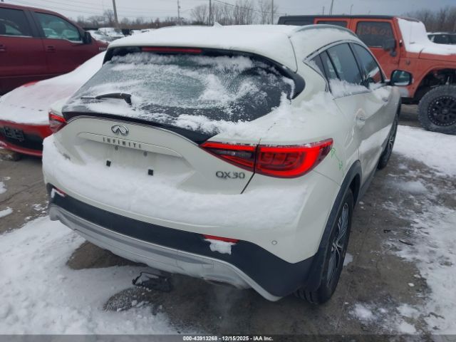 2018 INFINITI QX30 SJKCH5CR4JA040300 Photo 3