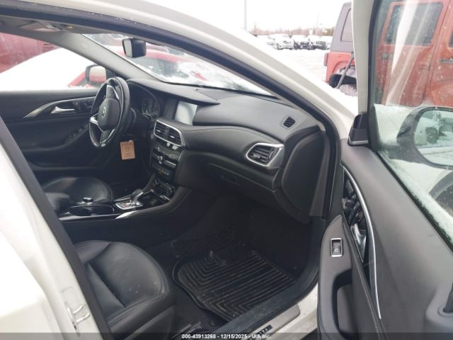 2018 INFINITI QX30 SJKCH5CR4JA040300 Photo 4