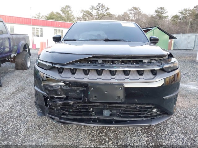 Продаж на аукціоні авто 2025 Jeep Wagoneer S Limited, vin: 3C4RJNCK6ST572842, номер лоту: 43913295