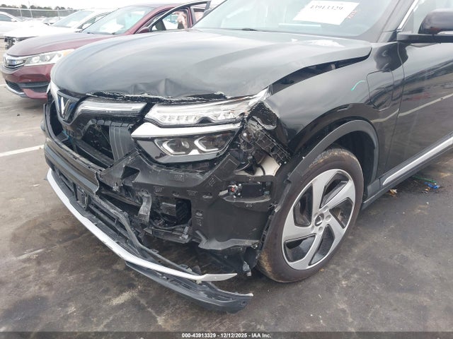 Vinfast Vf 8 Eco 2025 RLLV1AEB9SH011768 Image 6