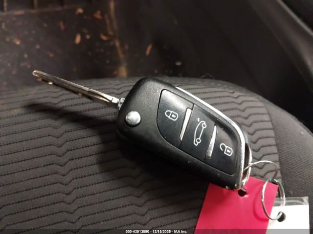 2013 VOLKSWAGEN BEETLE 3VWFP7AT0DM669604 Photo 10