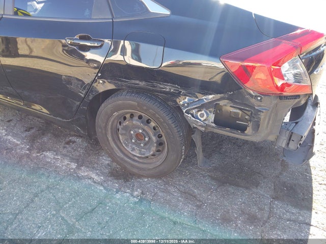 Honda Civic Lx 2019 19XFC2F67KE212106 Image 19